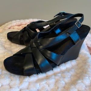 Black sandals